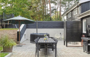 Awesome Home In Glesborg With Sauna, Bønnerup Strand